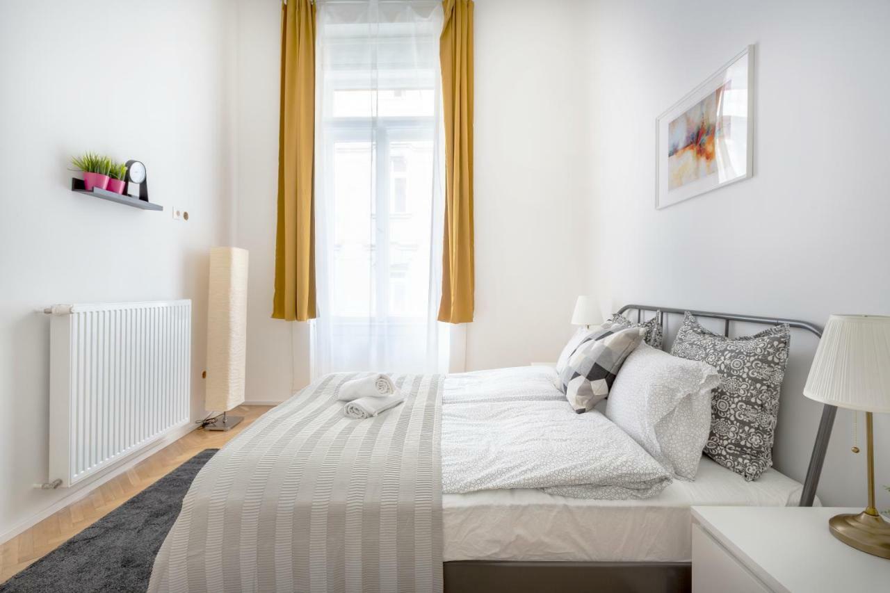 Exclusive Downtown Bella Home Будапеща Екстериор снимка