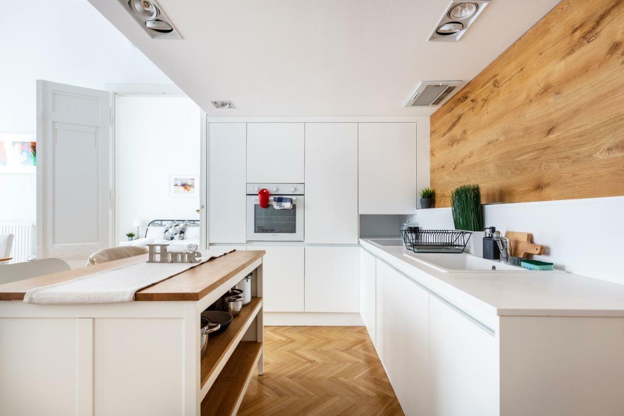 Exclusive Downtown Bella Home Будапеща Екстериор снимка