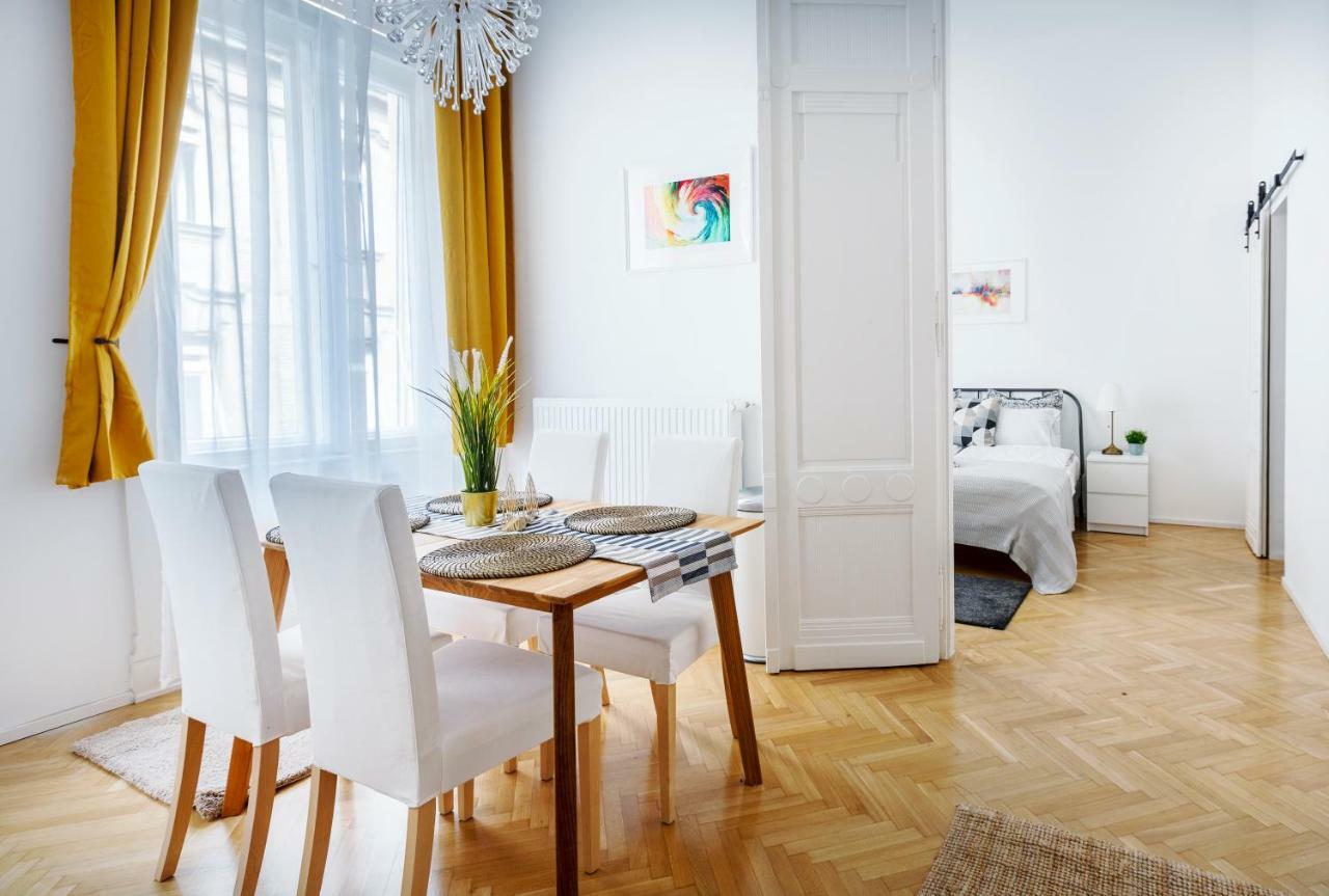 Exclusive Downtown Bella Home Будапеща Екстериор снимка
