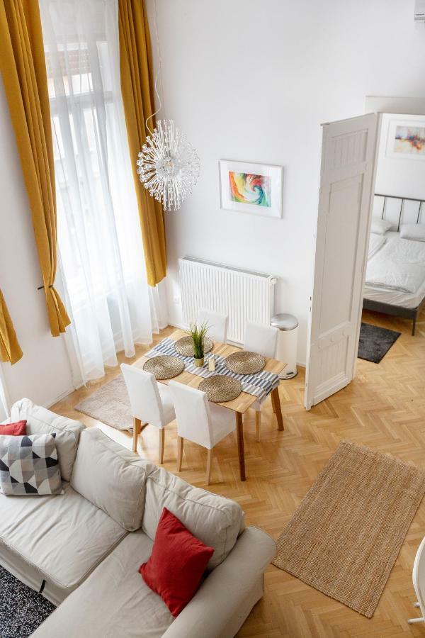Exclusive Downtown Bella Home Будапеща Екстериор снимка