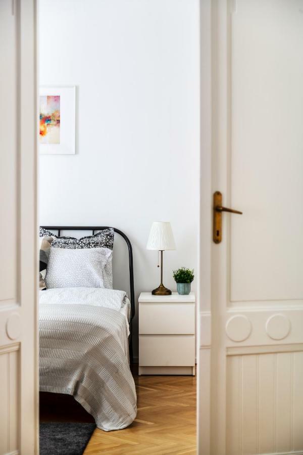 Exclusive Downtown Bella Home Будапеща Екстериор снимка