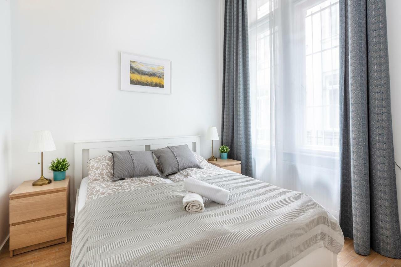 Exclusive Downtown Bella Home Будапеща Екстериор снимка