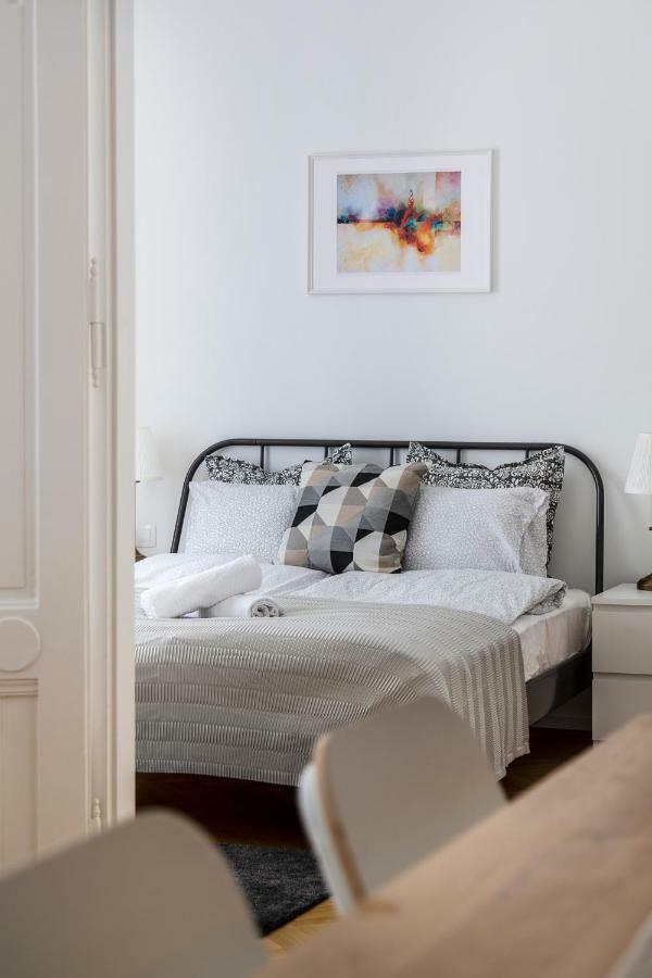 Exclusive Downtown Bella Home Будапеща Екстериор снимка