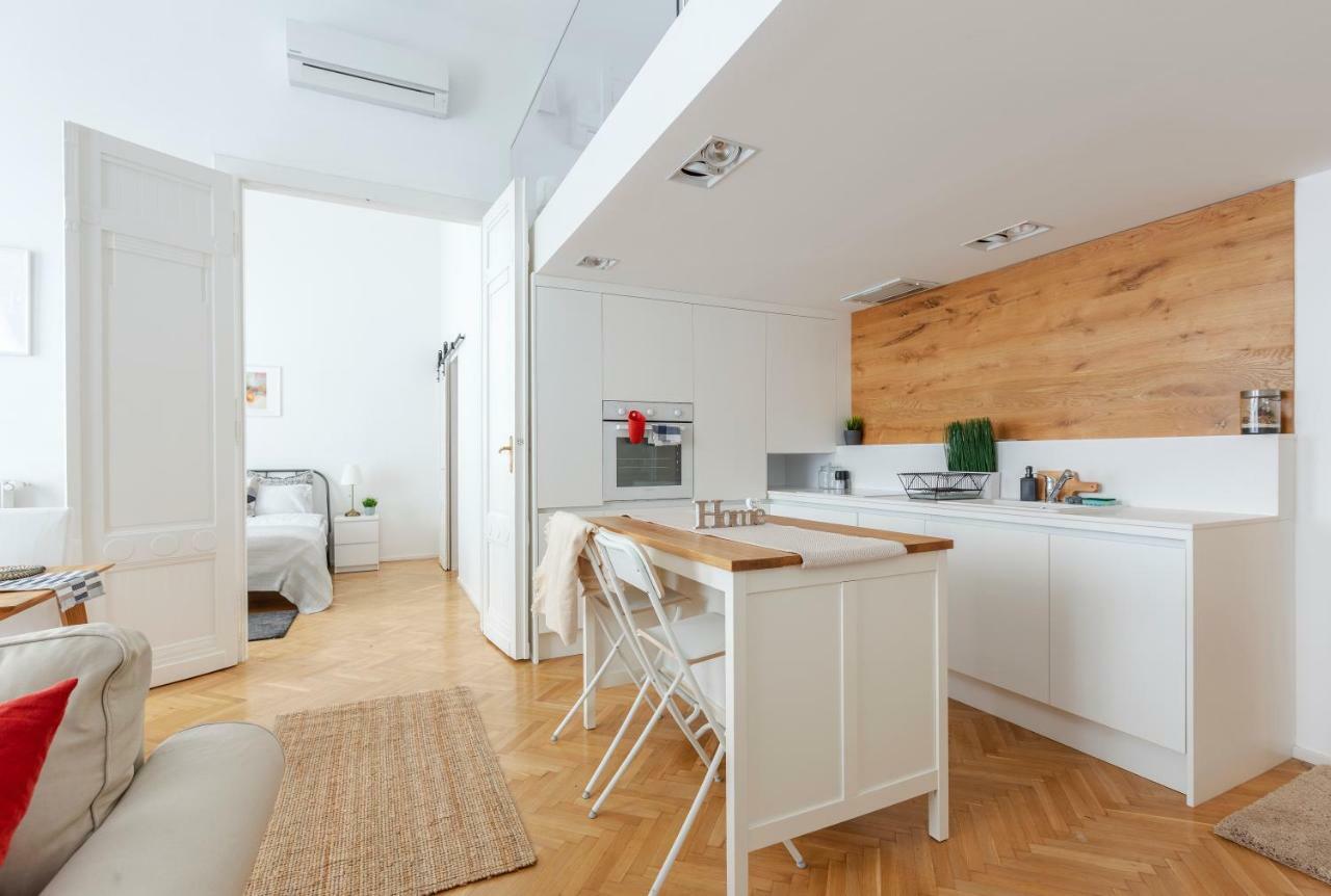 Exclusive Downtown Bella Home Будапеща Екстериор снимка