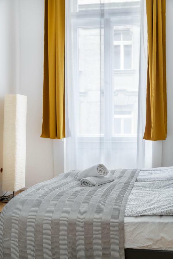 Exclusive Downtown Bella Home Будапеща Екстериор снимка